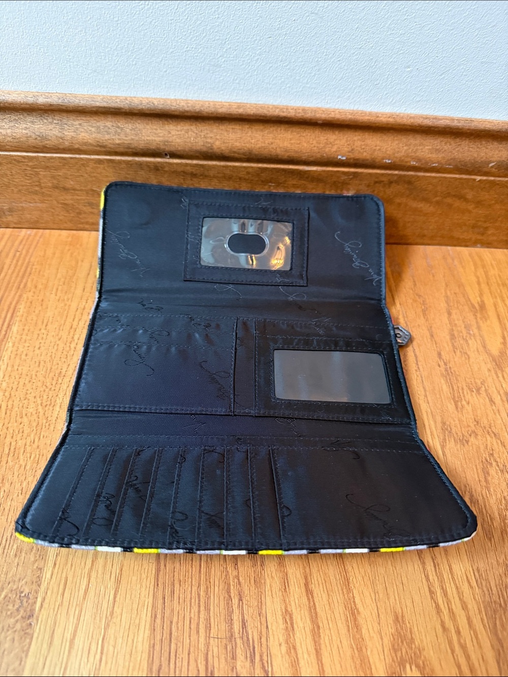 Vera Bradley Moon Drops Trifold Wallet Lots of Card Slots Magnetic Closure - Picture 5 of 9